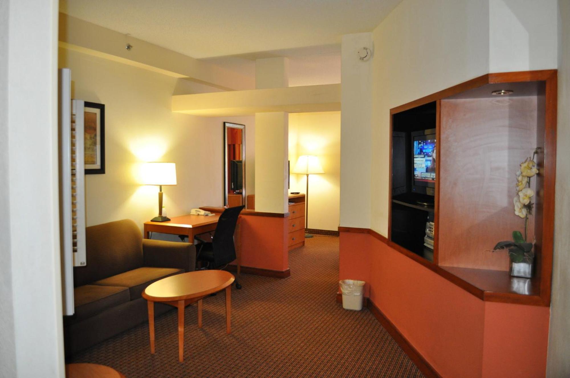 Express By Ihg 2* Williamston