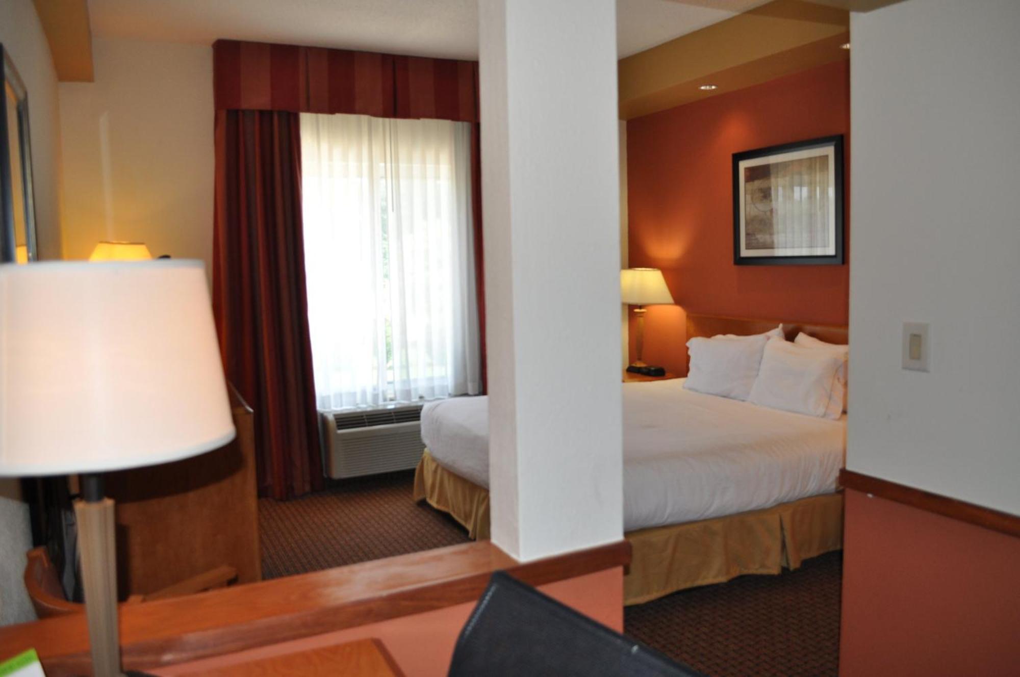 Express By Ihg Hotel